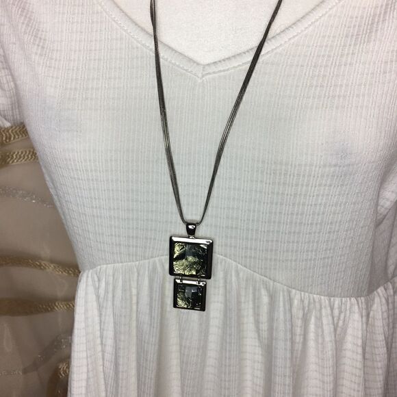 Lía Sophia Necklace   - Picture 3 of 9